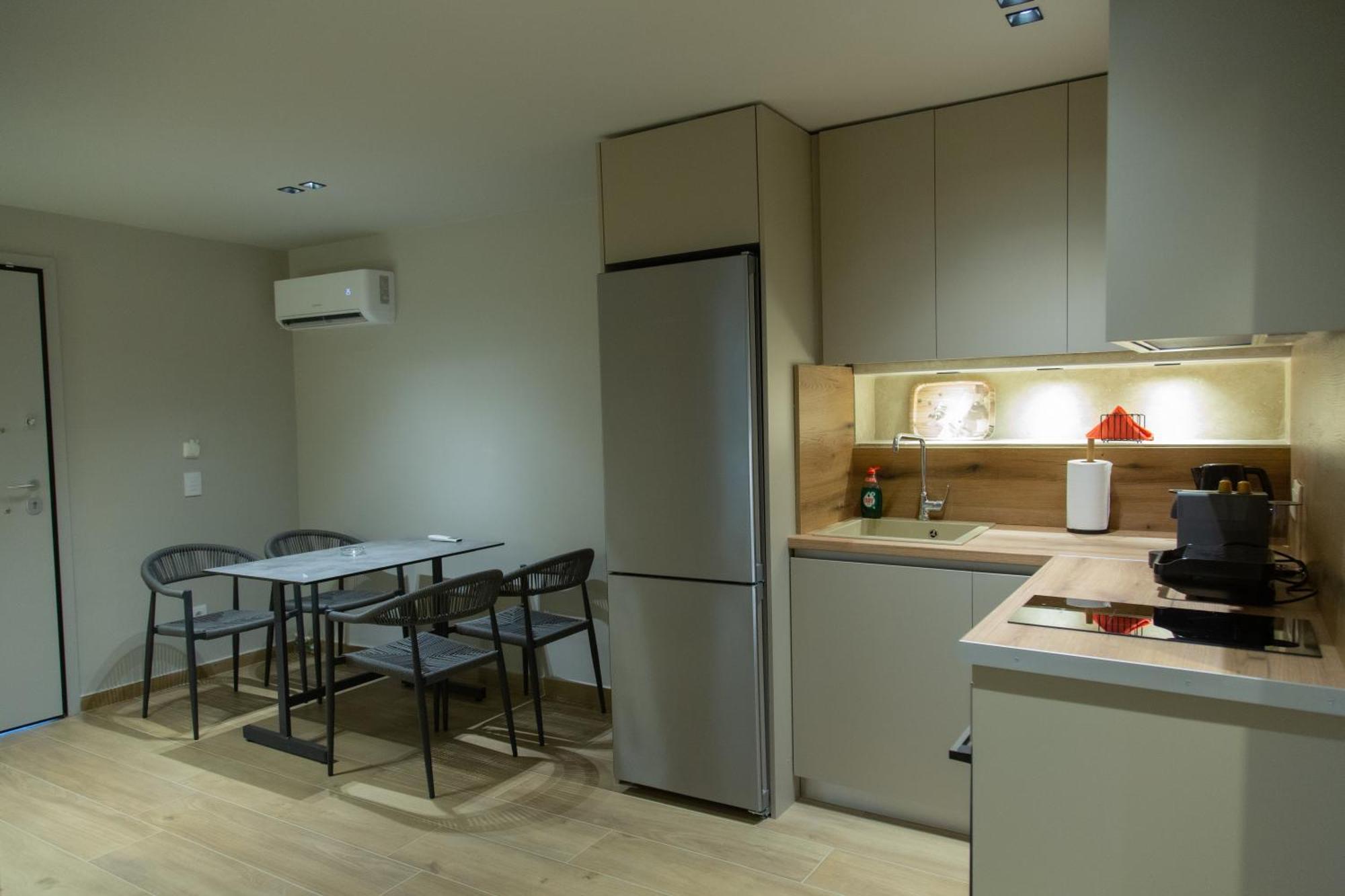 Νεακιτοσ Luxury Apartments Nikiti  Exteriör bild
