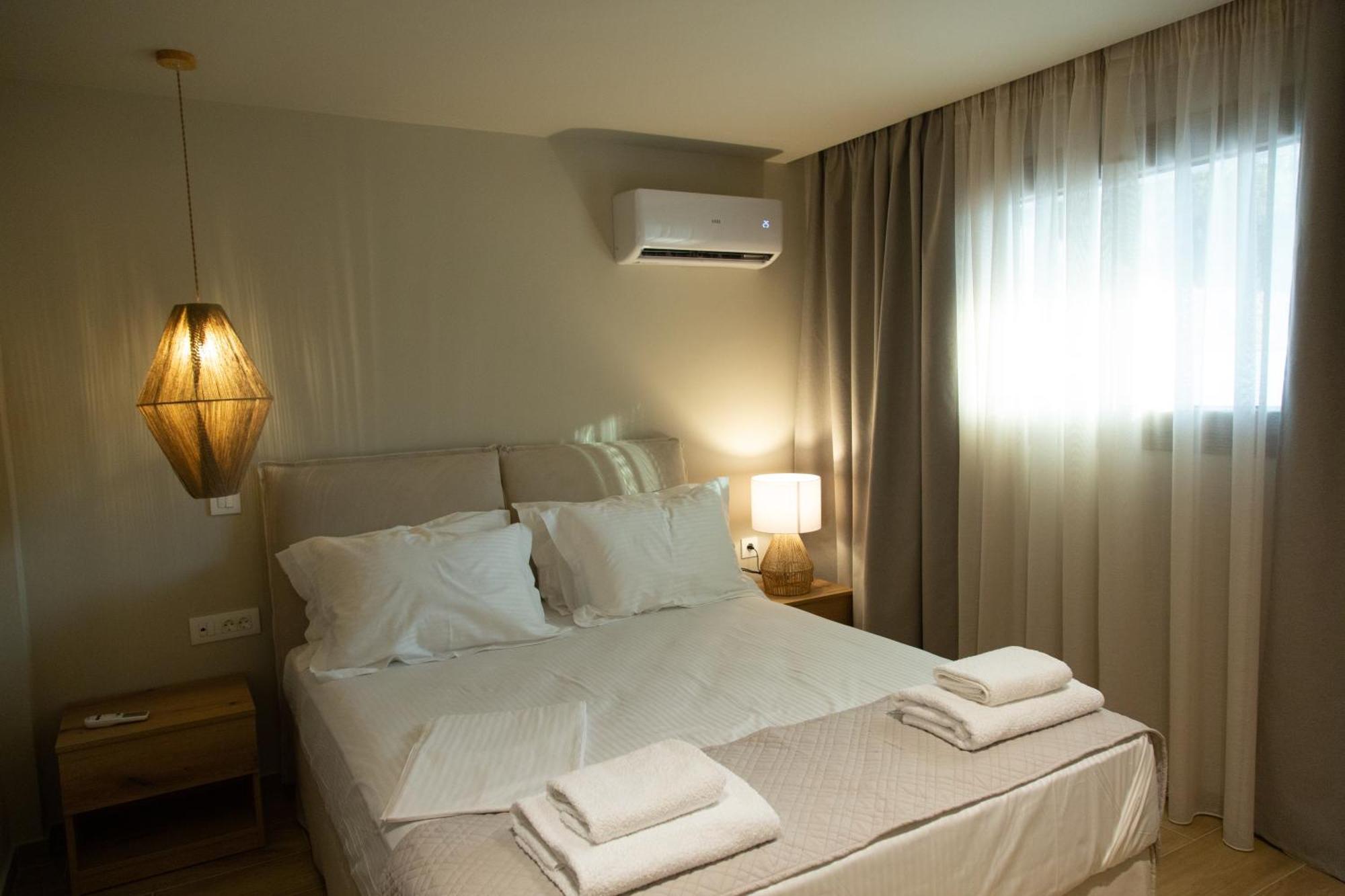 Νεακιτοσ Luxury Apartments Nikiti  Exteriör bild